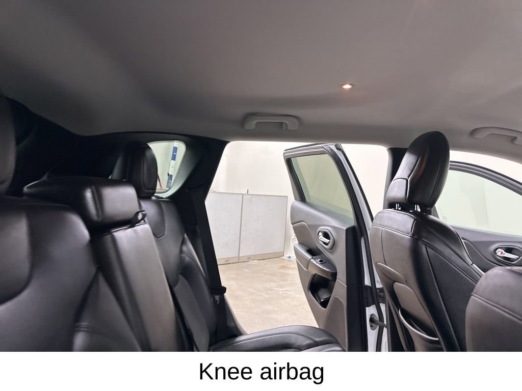 Used 2021 Jeep Cherokee Latitude Plus image 26