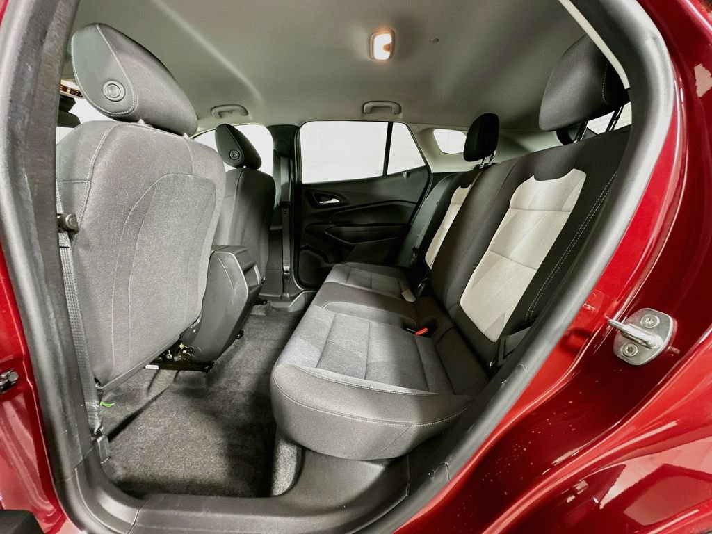 Used 2024 Chevrolet Trax LS w/ LS Convenience Package FWD image 23