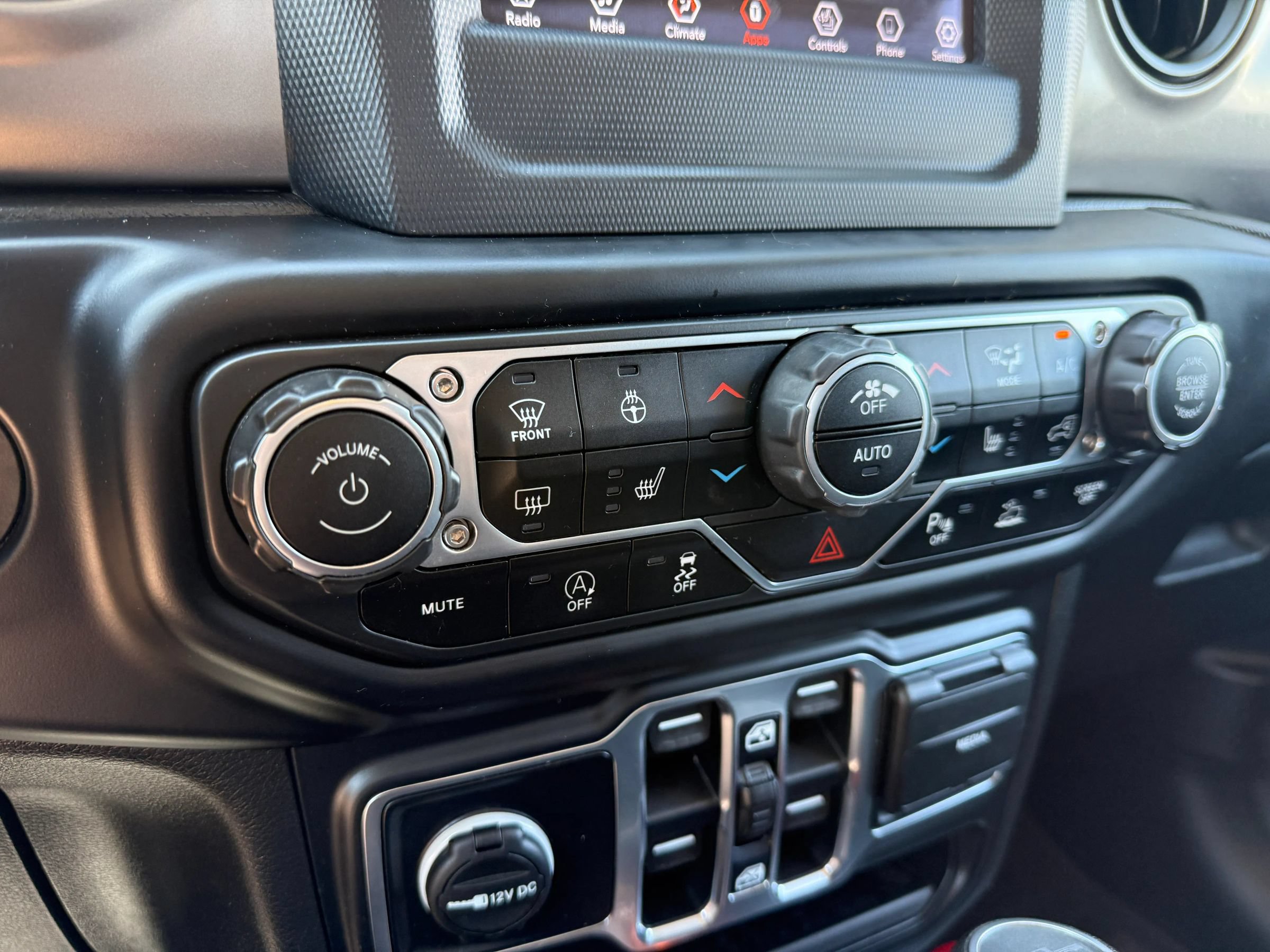 Used 2020 Jeep Gladiator Sport w/ Quick Order Package 24S AWD/4WD image 24
