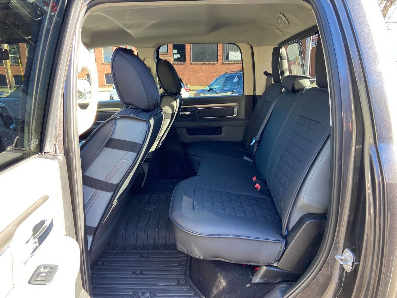 Used 2018 RAM 3500 SLT w/ Snow Chief Group image 9