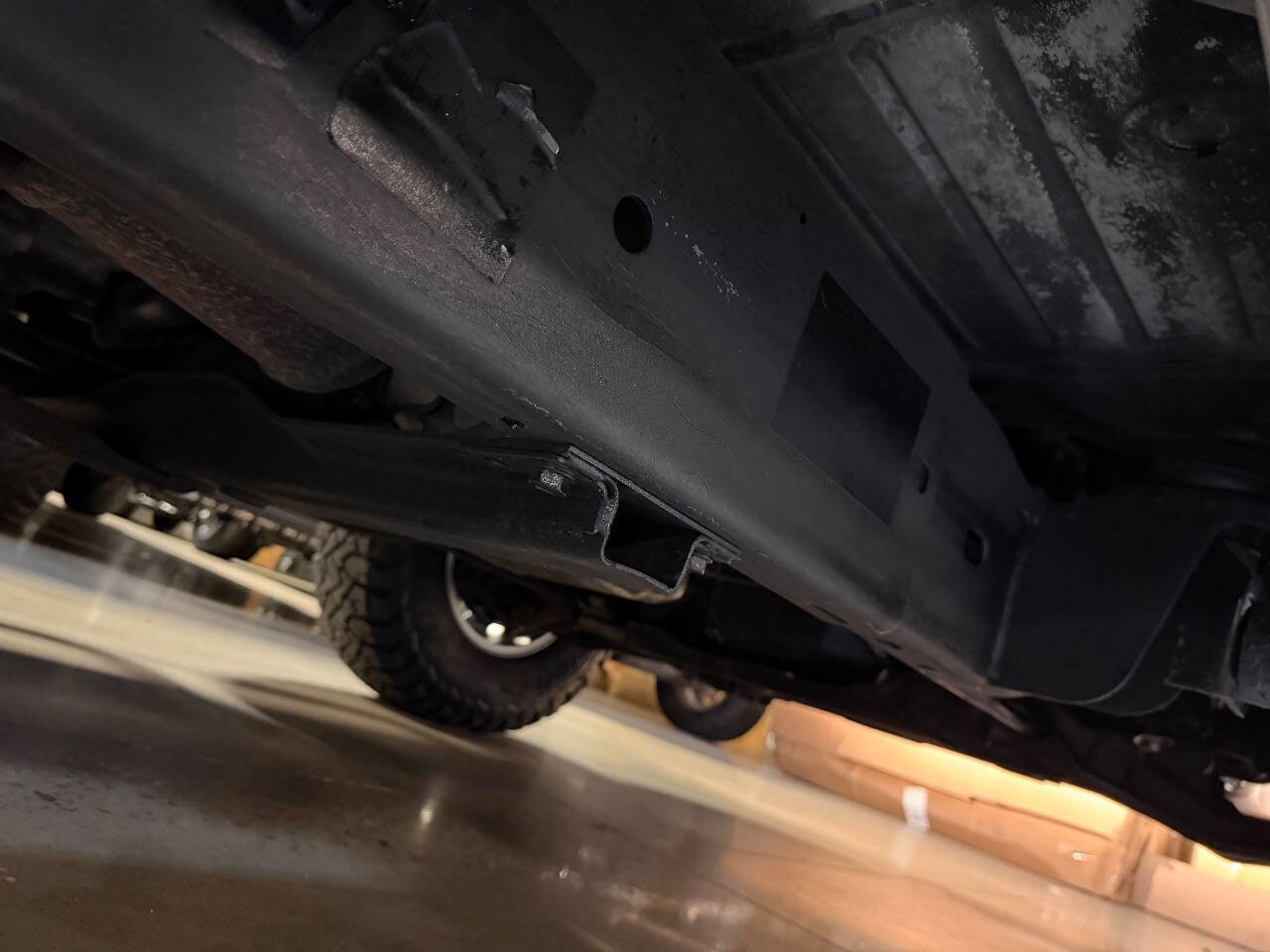 Used 2005 Chevrolet Silverado 2500 LT w/ Heavy-Duty Power Package image 19