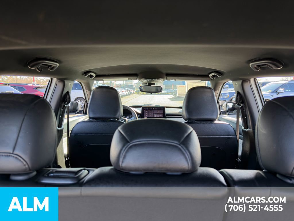 Used 2024 Jeep Compass Latitude w/ Altitude Special Edition image 17