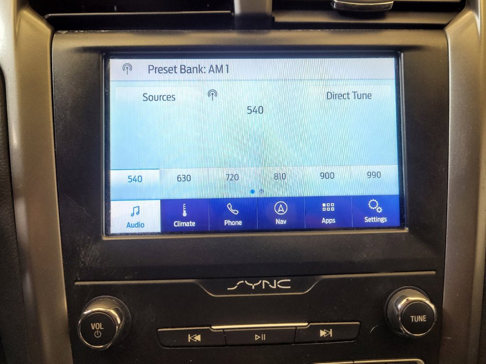 Used 2020 Ford Fusion SE image 25