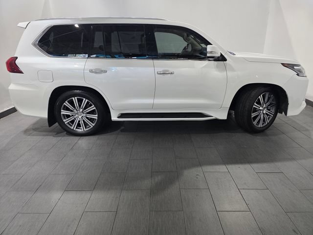 Used 2016 Lexus LX 570 4WD w/ Luxury Package image 6