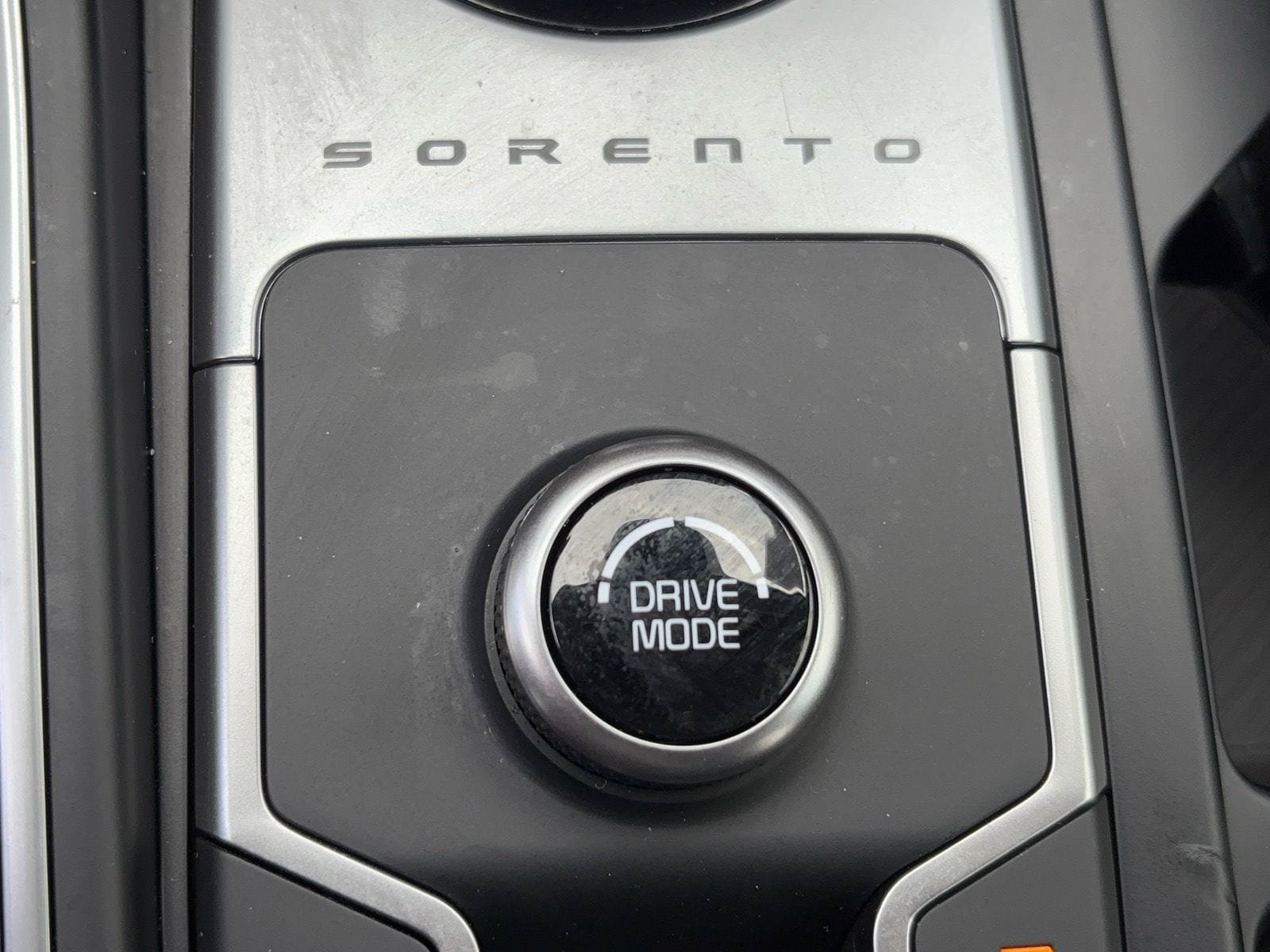 Used 2025 Kia Sorento EX w/ EX Panoramic Sunroof Package FWD image 33