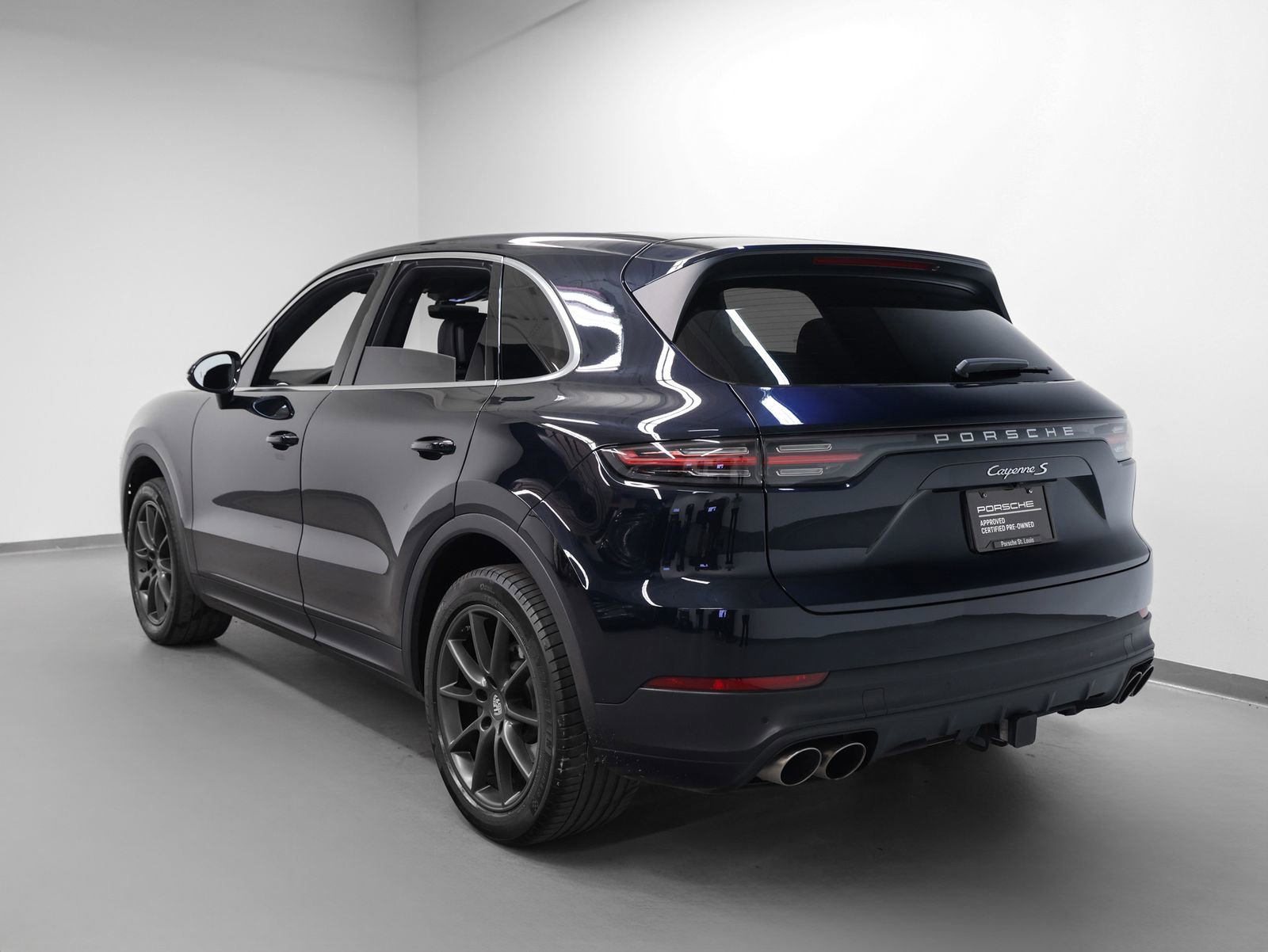 Certified 2019 Porsche Cayenne S image 3
