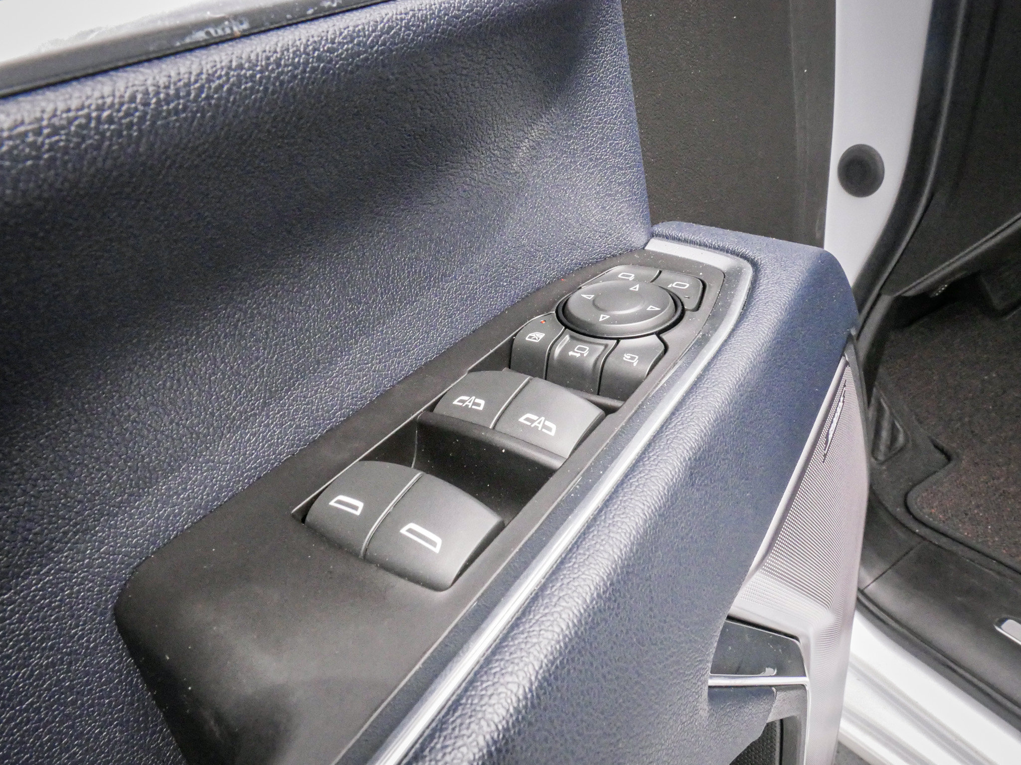 Used 2024 Chevrolet Silverado 3500 High Country w/ Technology Package AWD/4WD image 15