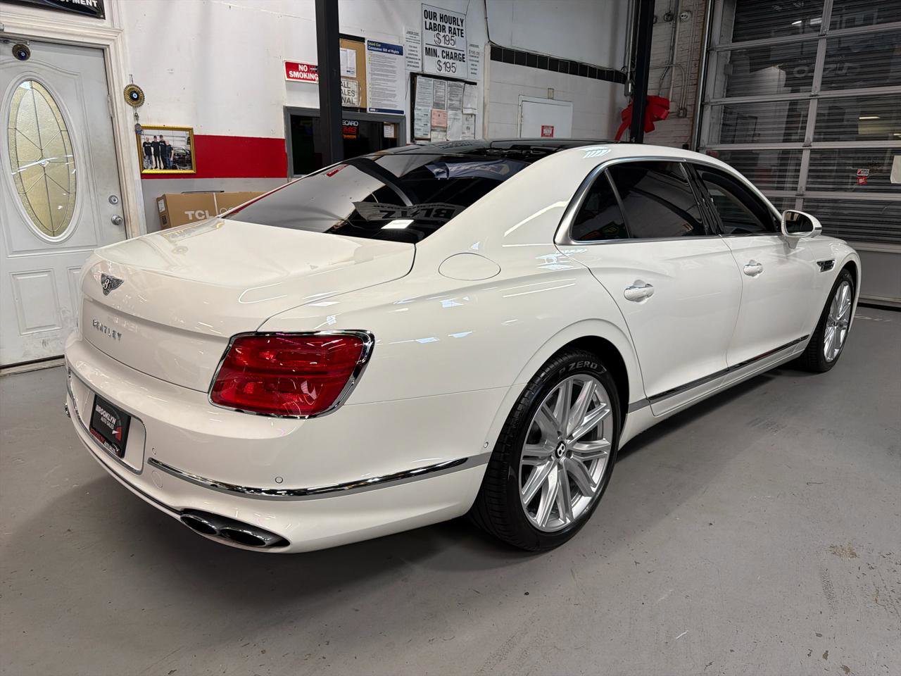 Used 2023 Bentley Flying Spur V8 AWD/4WD image 5