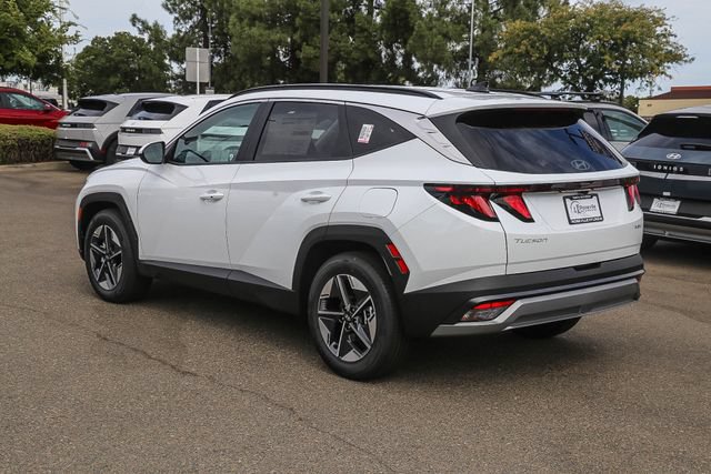 New 2026 Hyundai Tucson SEL FWD image 2
