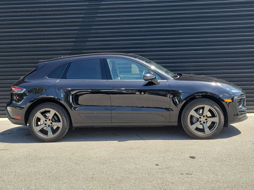 Certified 2022 Porsche Macan image 8