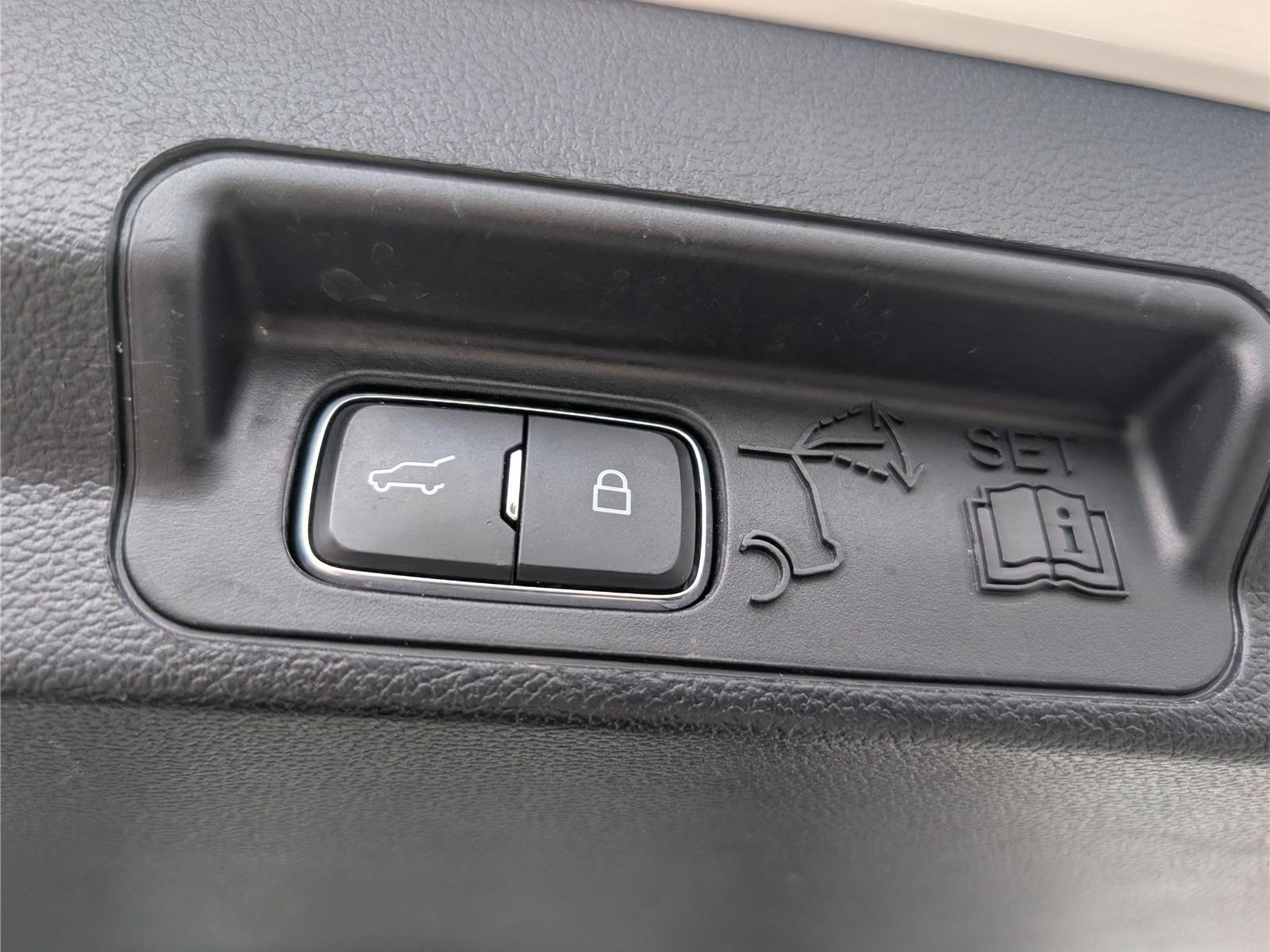 Used 2020 Ford Explorer ST w/ ST Street Pack AWD/4WD image 17