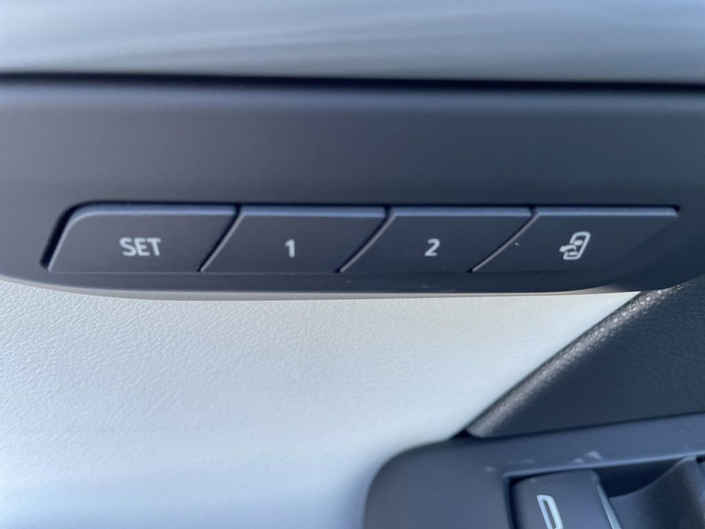 New 2026 Buick Envision Avenir image 17