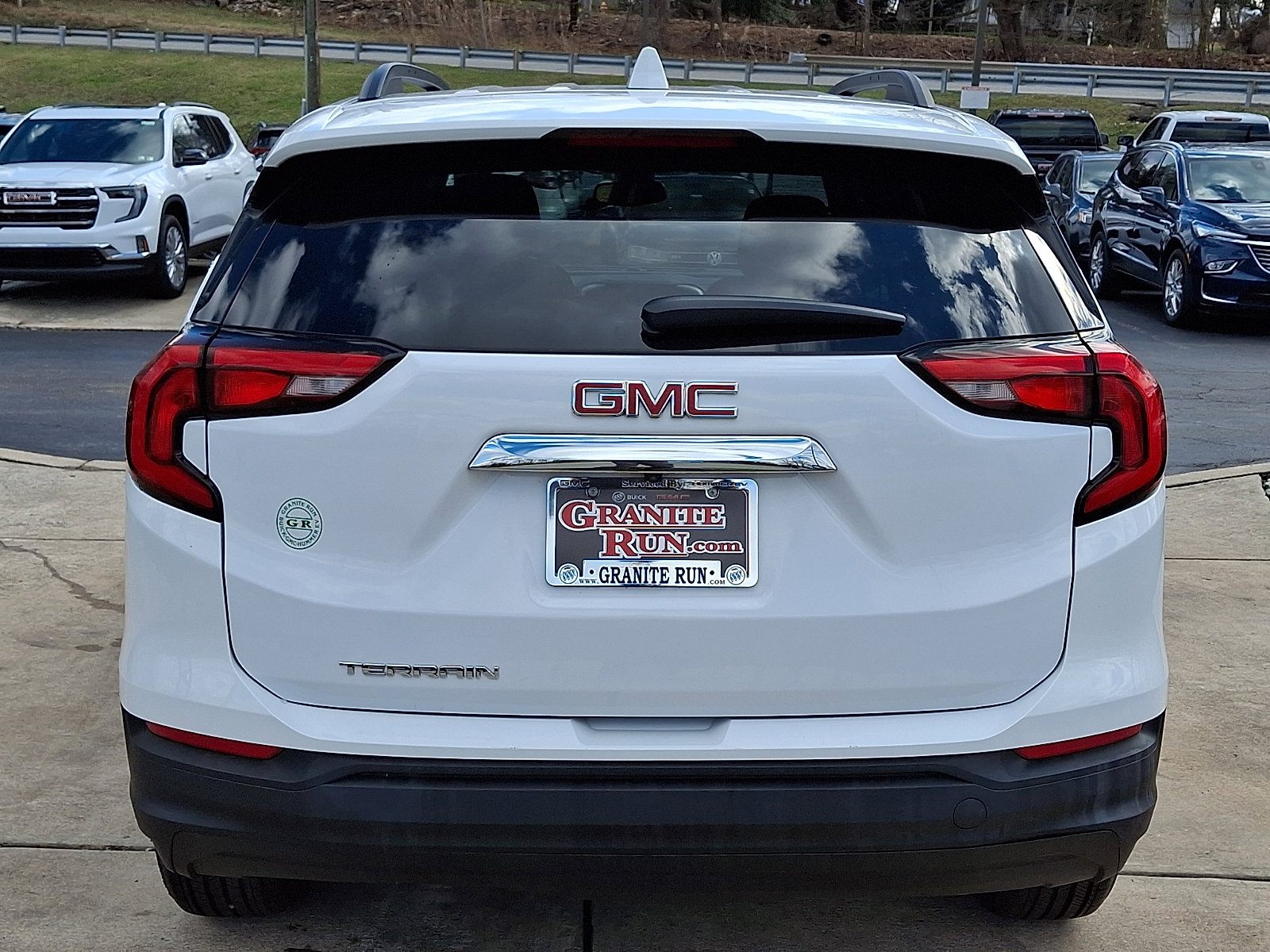 Used 2021 GMC Terrain SLE w/ Driver Convenience Package image 5