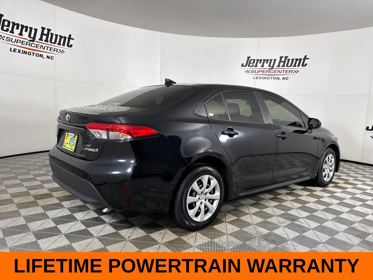 Used 2024 Toyota Corolla LE FWD image 6