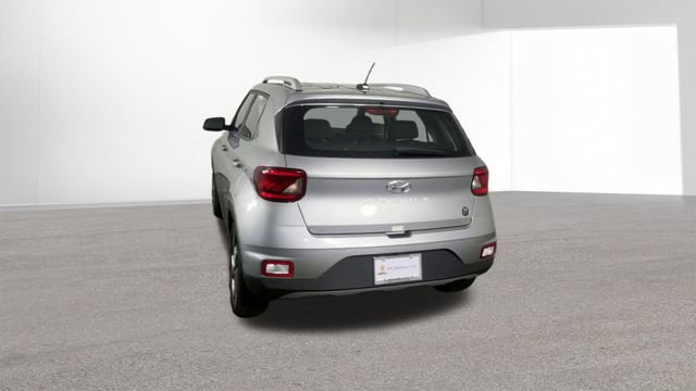 Used 2025 Hyundai Venue SEL image 8