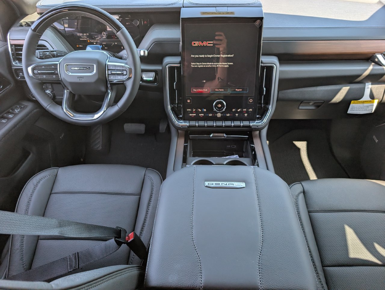 New 2027 GMC Yukon Denali w/ Sun & Power Step Package AWD/4WD image 8