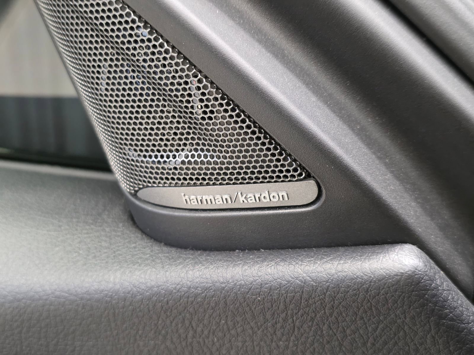Used 2015 BMW M3 image 16