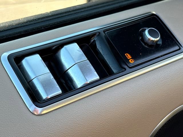Used 2020 Land Rover Range Rover Sport SE image 22
