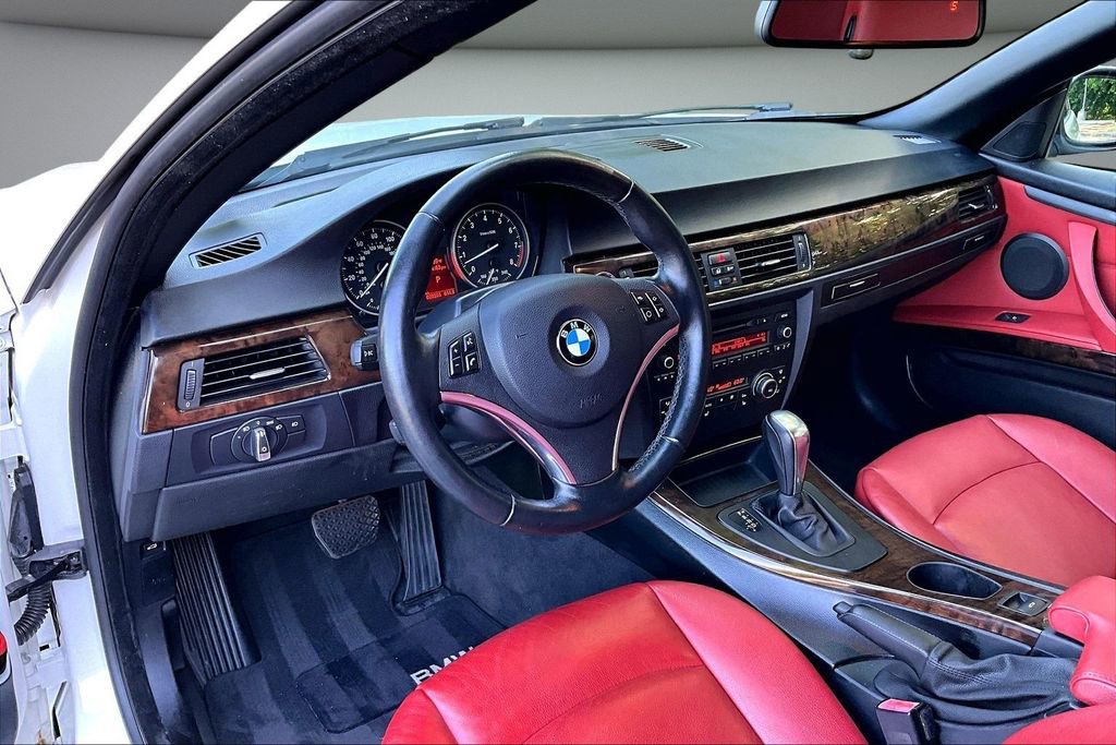 Used 2011 BMW 328i Convertible RWD image 15
