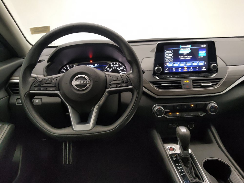 Used 2025 Nissan Altima 2.5 SV FWD image 22