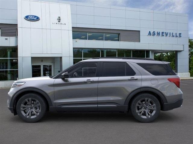 New 2024 Ford Explorer XLT w/ Equipment Group 202A image 3