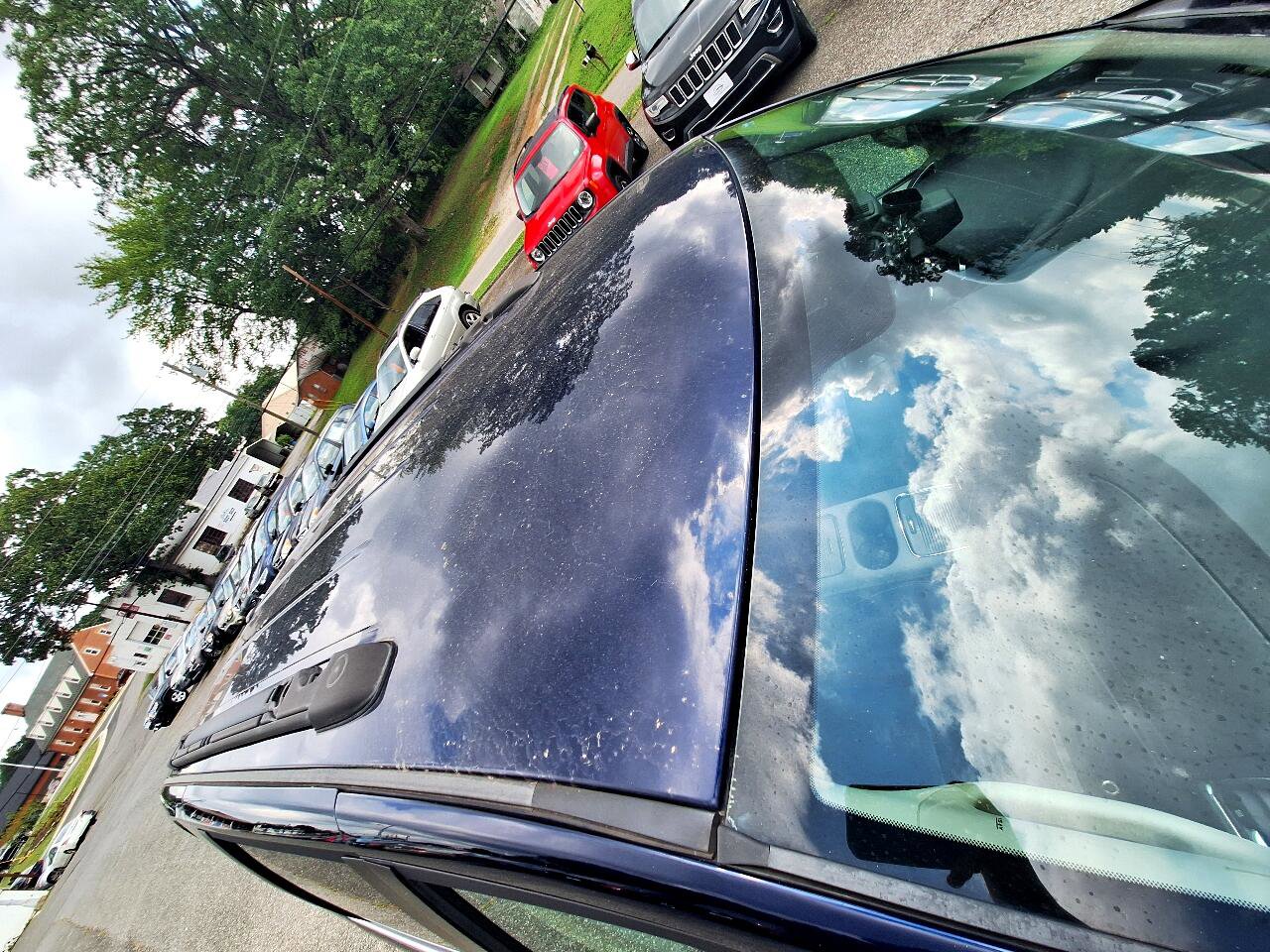 Used 2015 Chrysler Town & Country Touring-L w/ Driver Convenience Group image 11