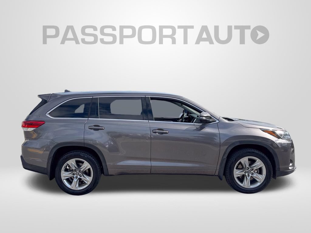 Used 2017 Toyota Highlander Limited AWD/4WD image 8