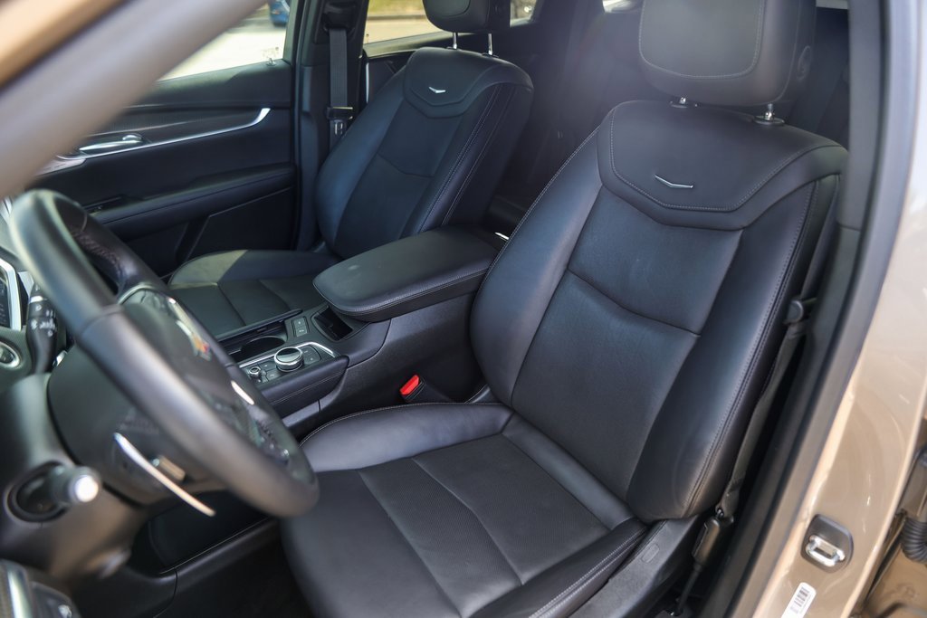 Used 2023 Cadillac XT5 Sportv w/ Technology Package image 7