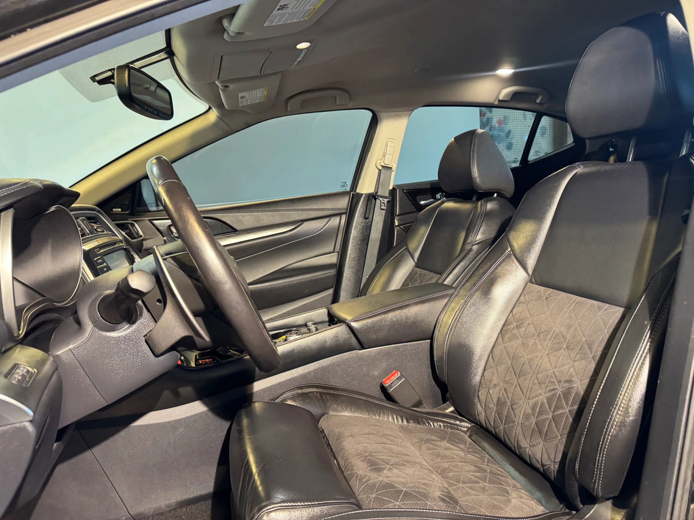 Used 2017 Nissan Maxima SR image 14