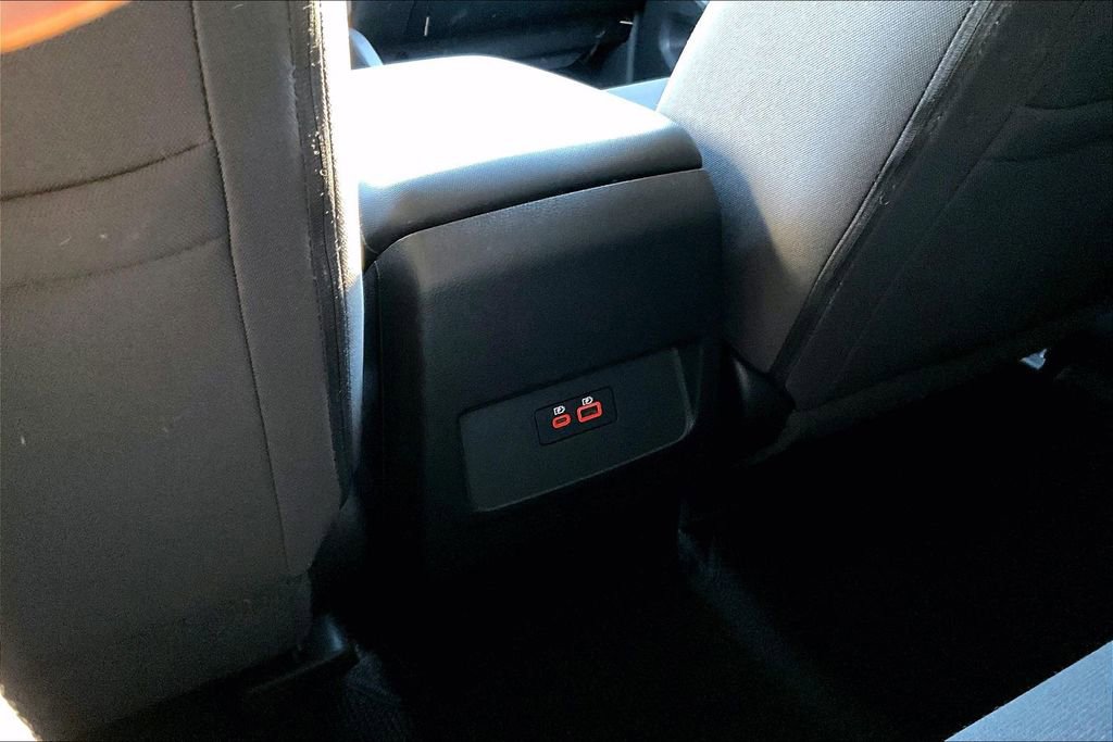 Used 2022 Nissan Frontier SV image 14