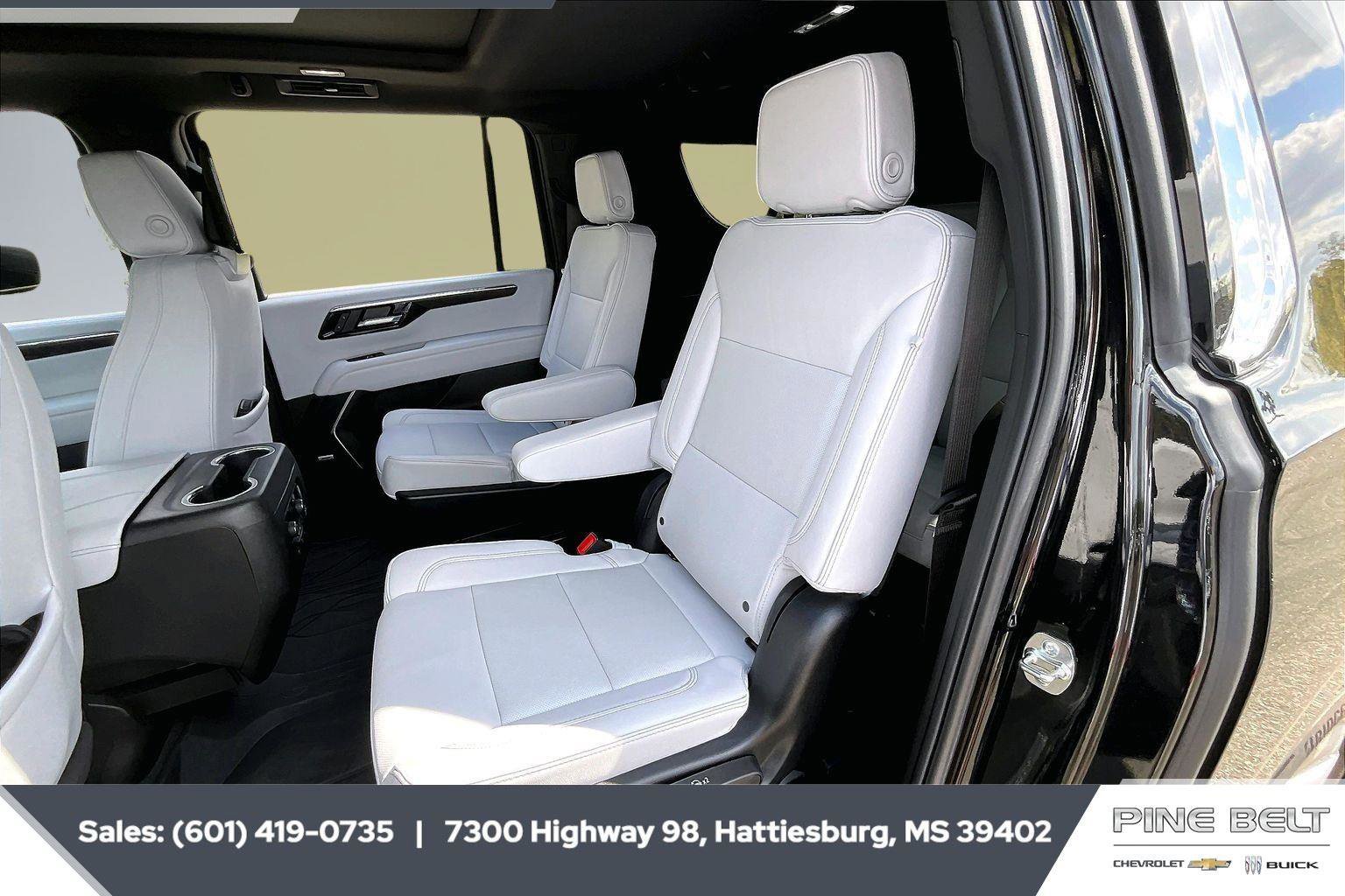 Used 2025 Chevrolet Suburban Premier image 19