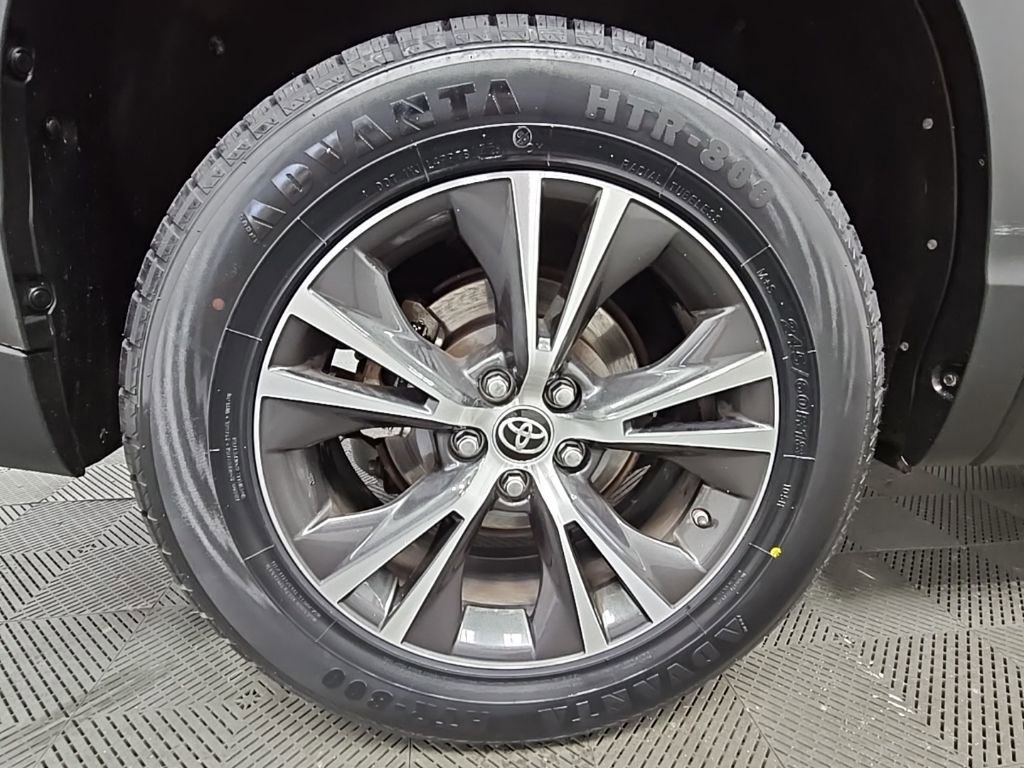 Used 2019 Toyota Highlander LE FWD image 46