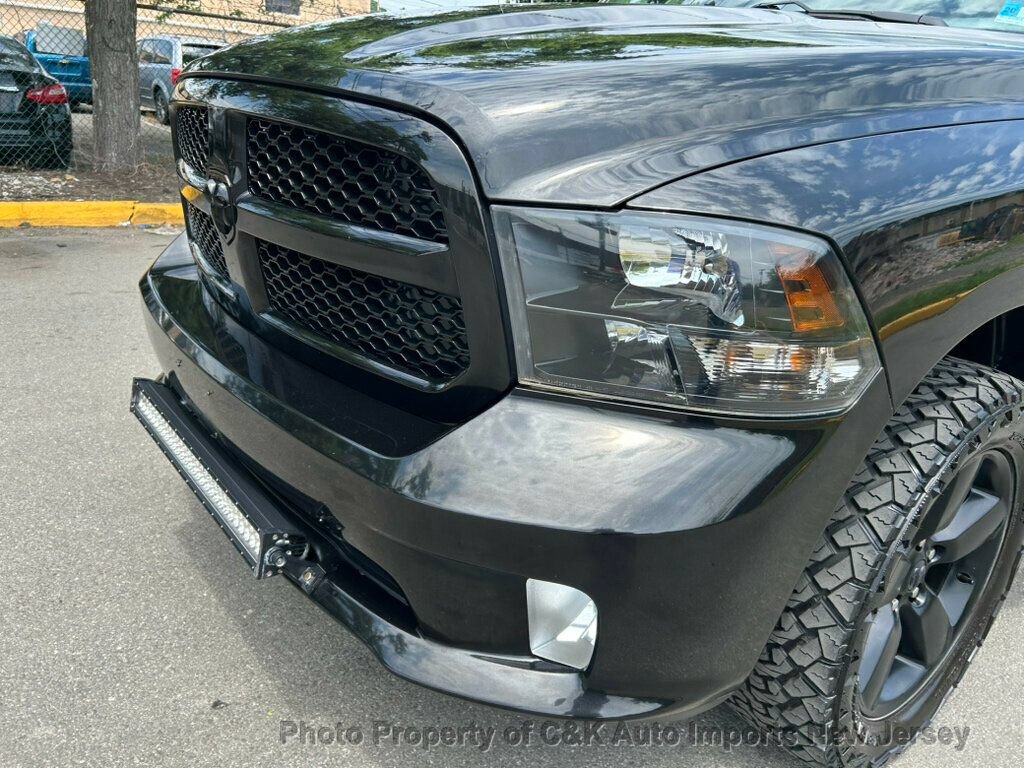 Used 2018 RAM 1500 Express w/ Black Ram 1500 Express Group AWD/4WD image 20