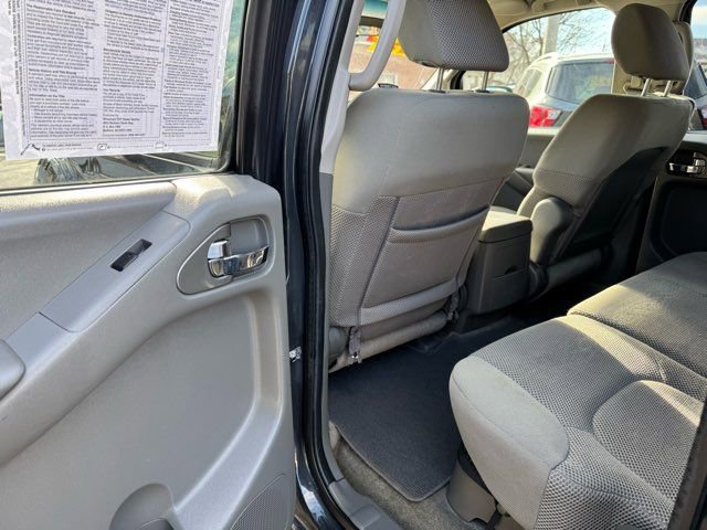 Used 2013 Nissan Frontier SV image 14
