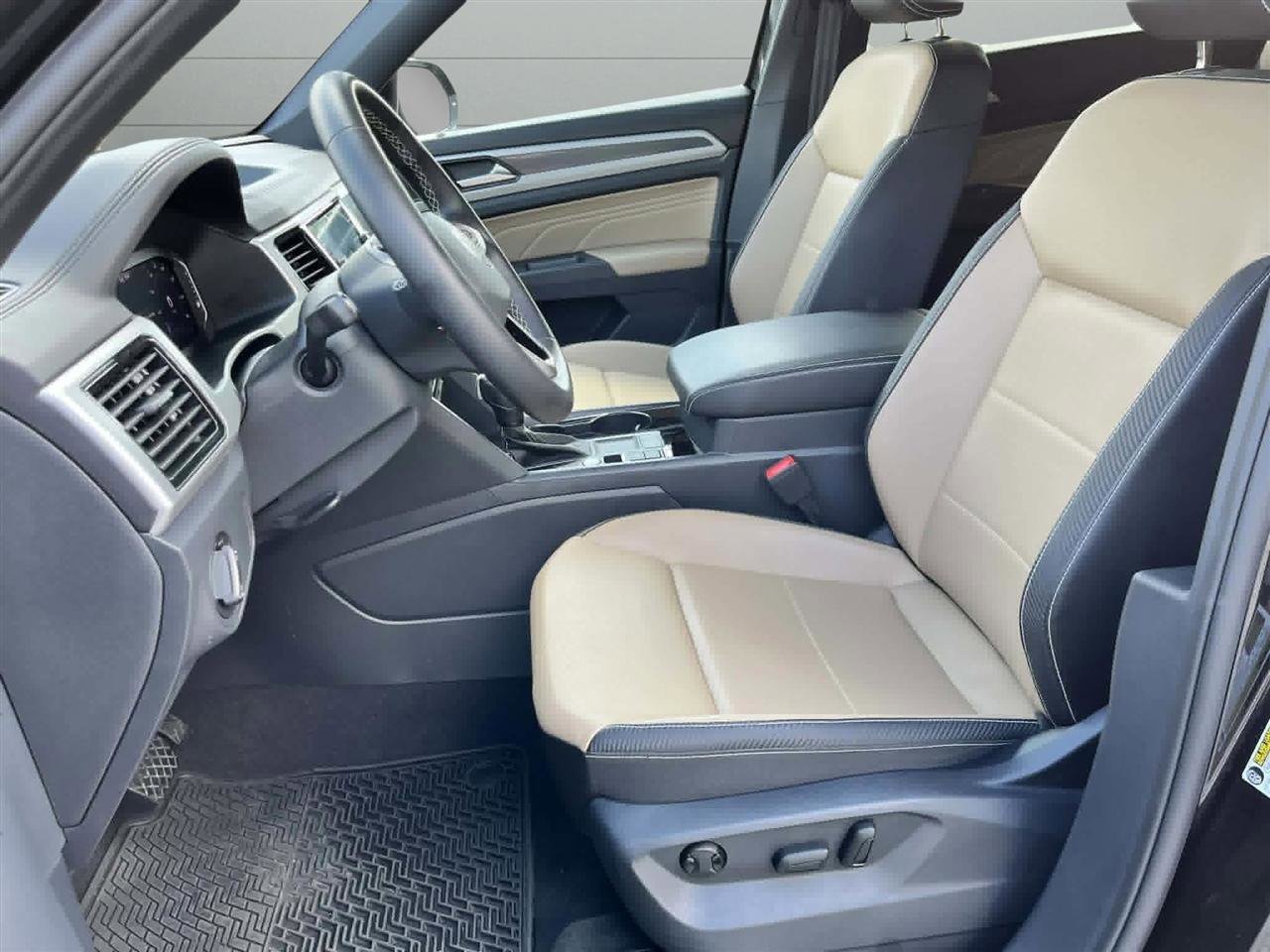 Used 2023 Volkswagen Atlas Cross Sport SE w/ Black Wheel Package FWD image 16