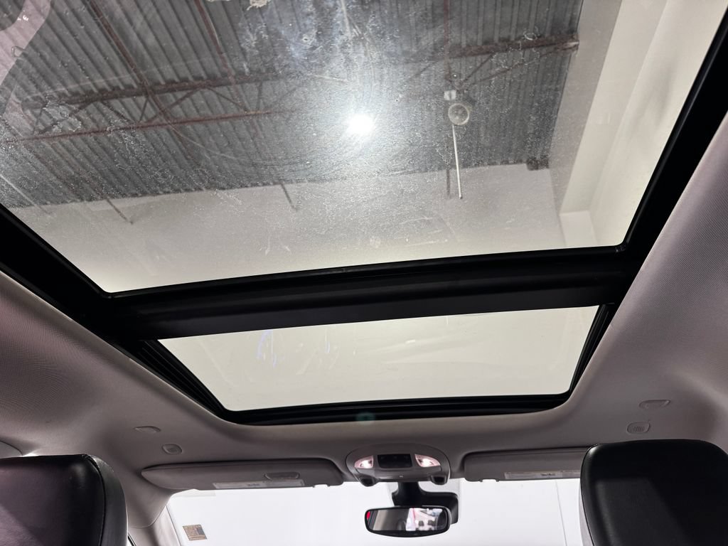 Used 2024 Chrysler Pacifica Limited FWD image 45