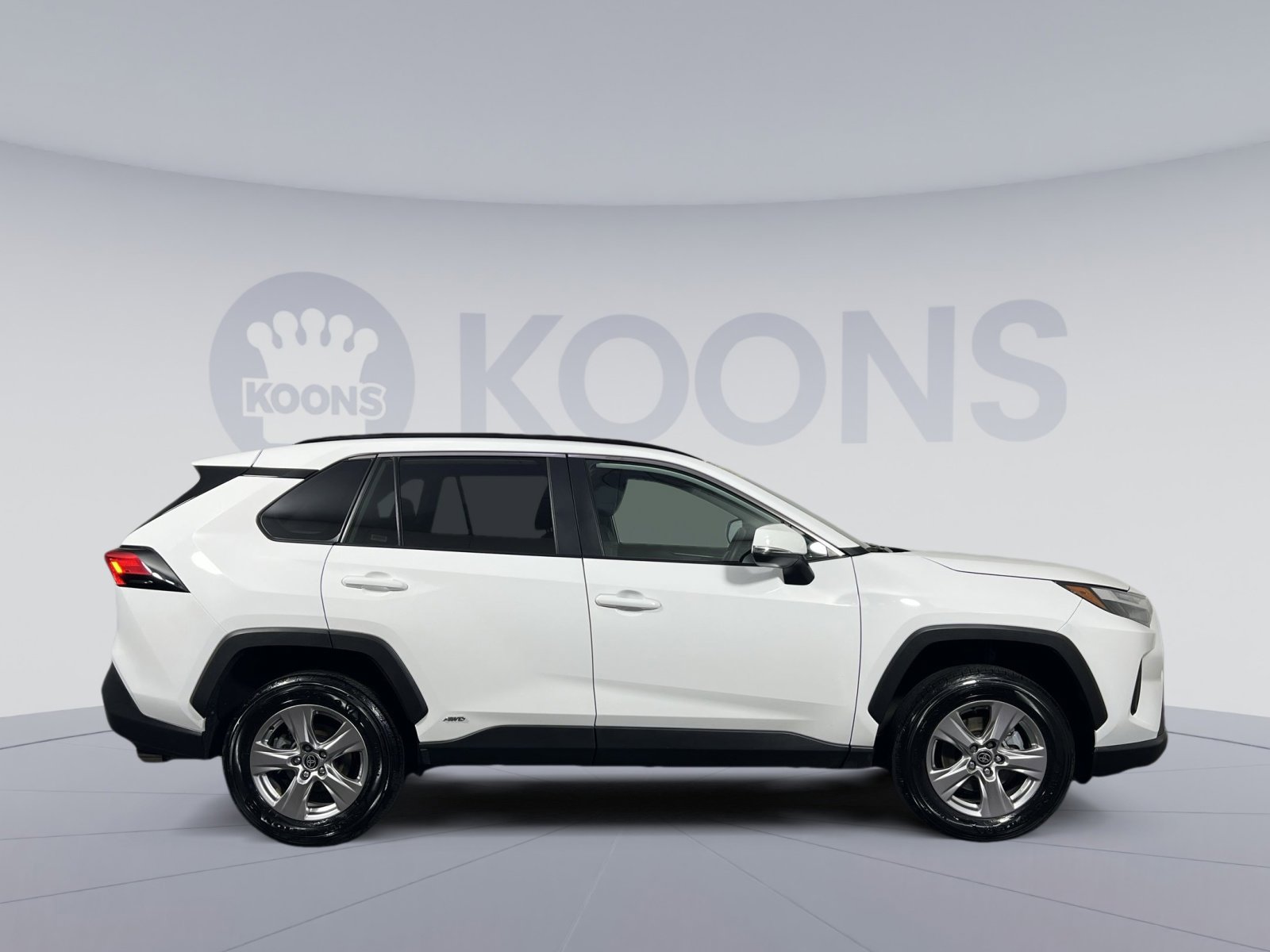 Used 2025 Toyota RAV4 XLE image 8