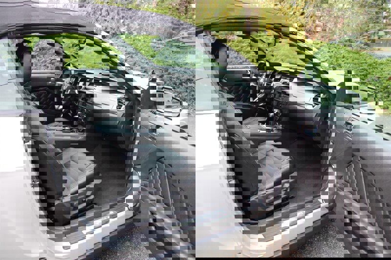 Used 2010 Ford Mustang Premium image 20