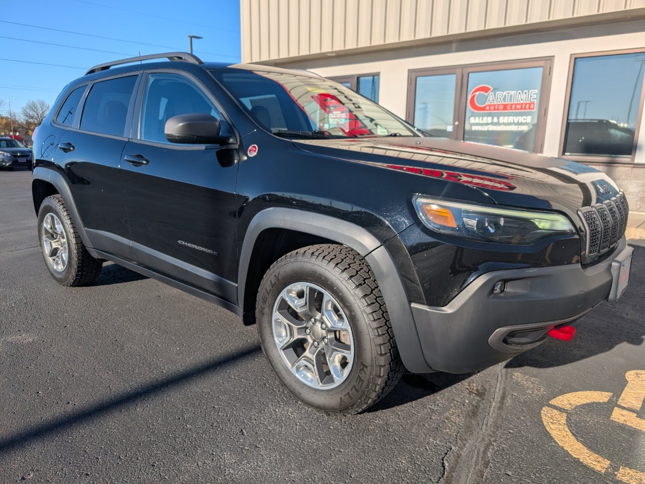 Used 2019 Jeep Cherokee Trailhawk w/ Cold Weather Group image 2