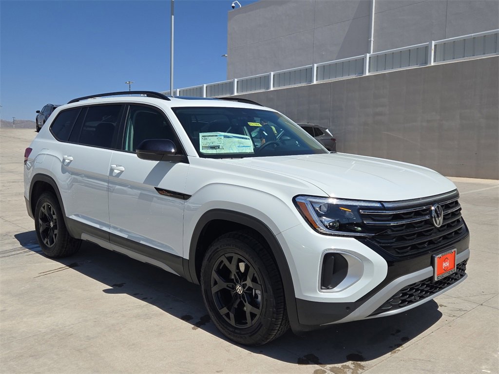 New 2025 Volkswagen Atlas Peak Edition SE image 1