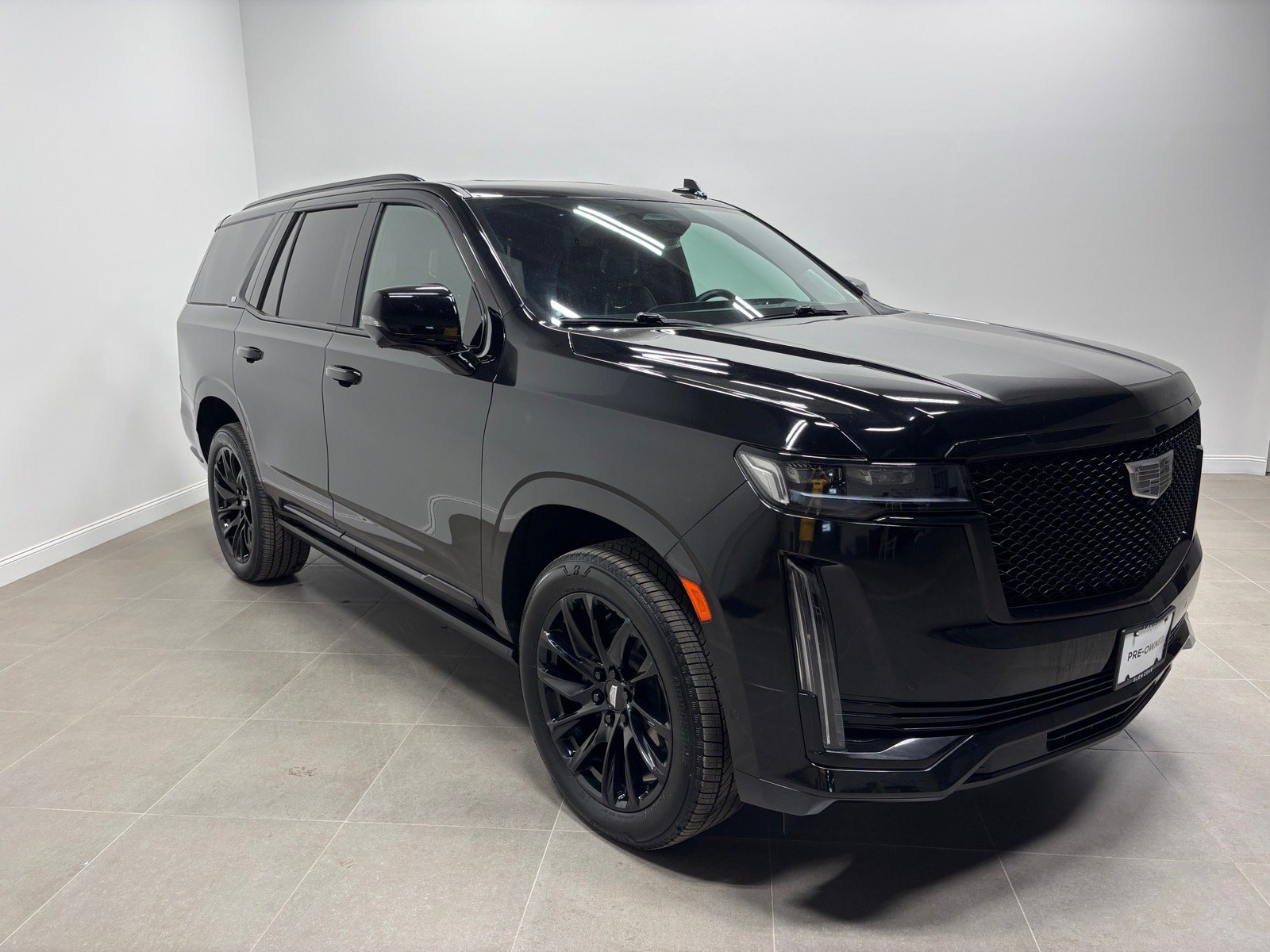 Used 2023 Cadillac Escalade Sport Platinum w/ LPO, ONYX Package AWD/4WD image 5