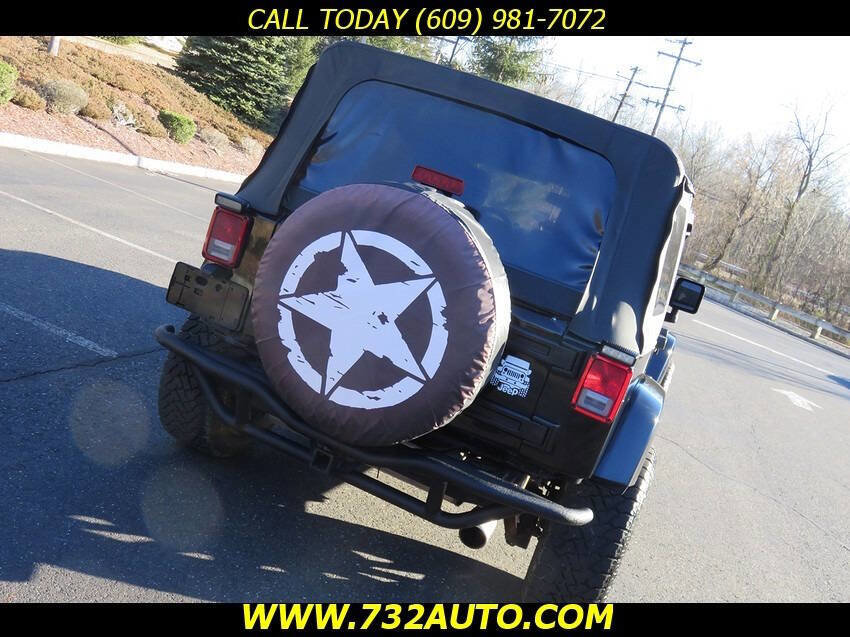 Used 2014 Jeep Wrangler Unlimited Sahara image 23