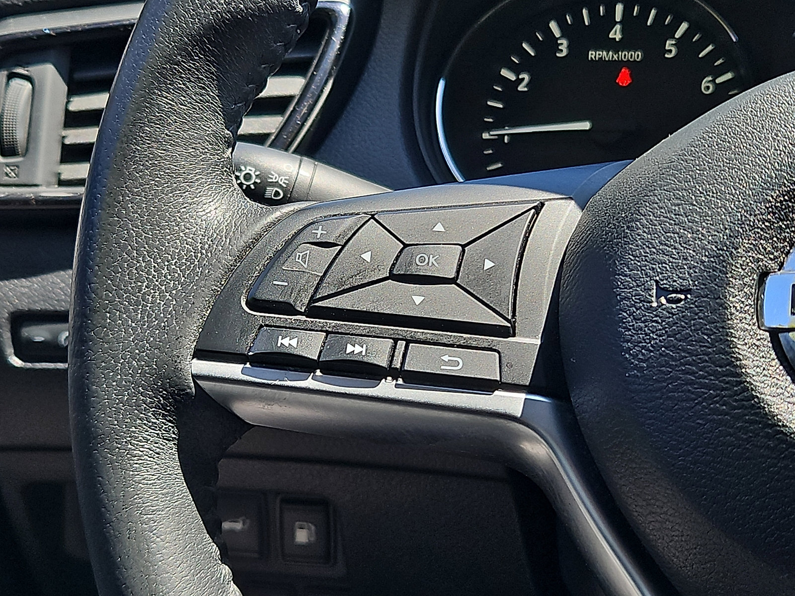 Certified 2019 Nissan Rogue SV AWD/4WD image 19