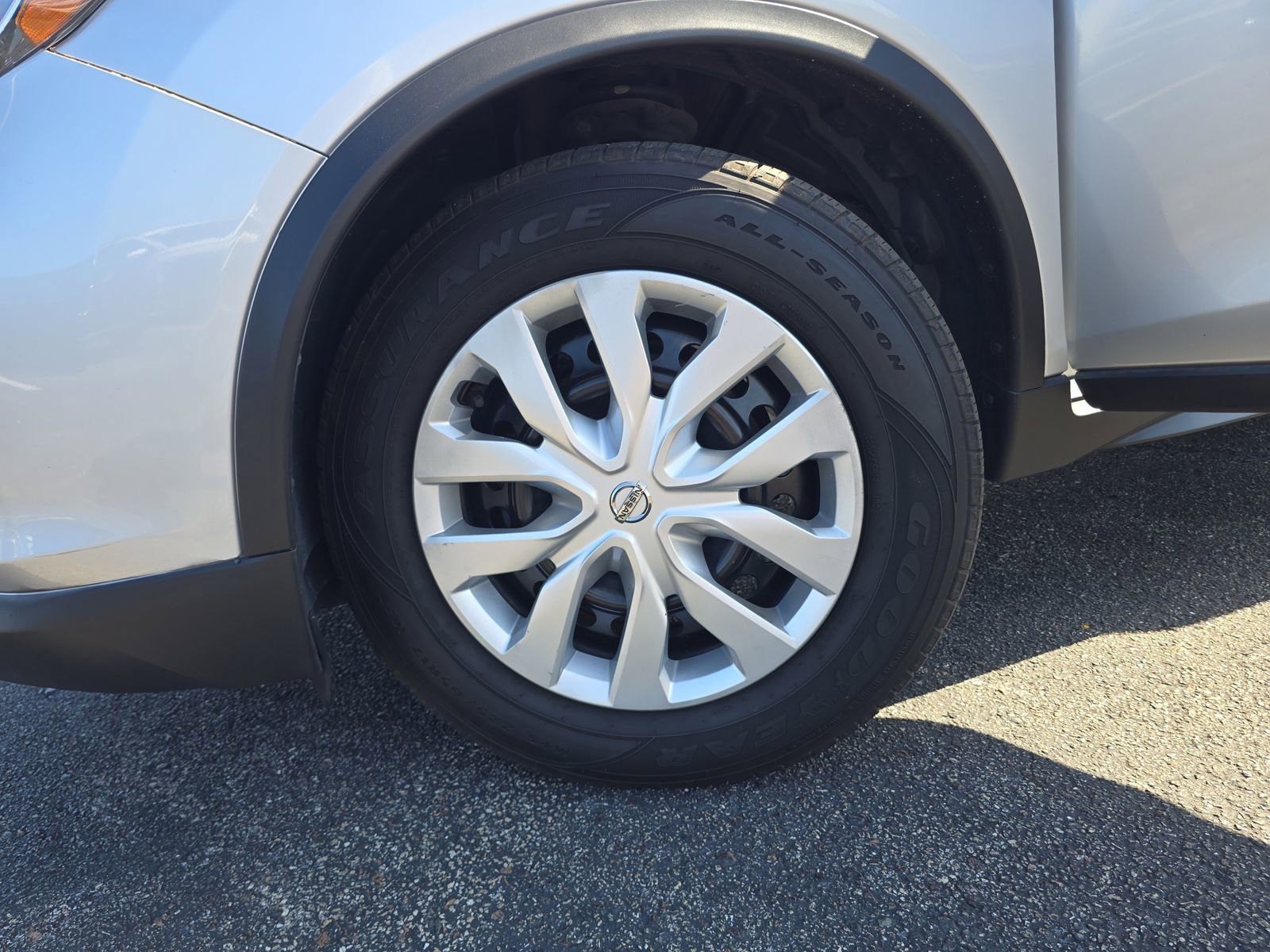 Used 2017 Nissan Rogue S image 26