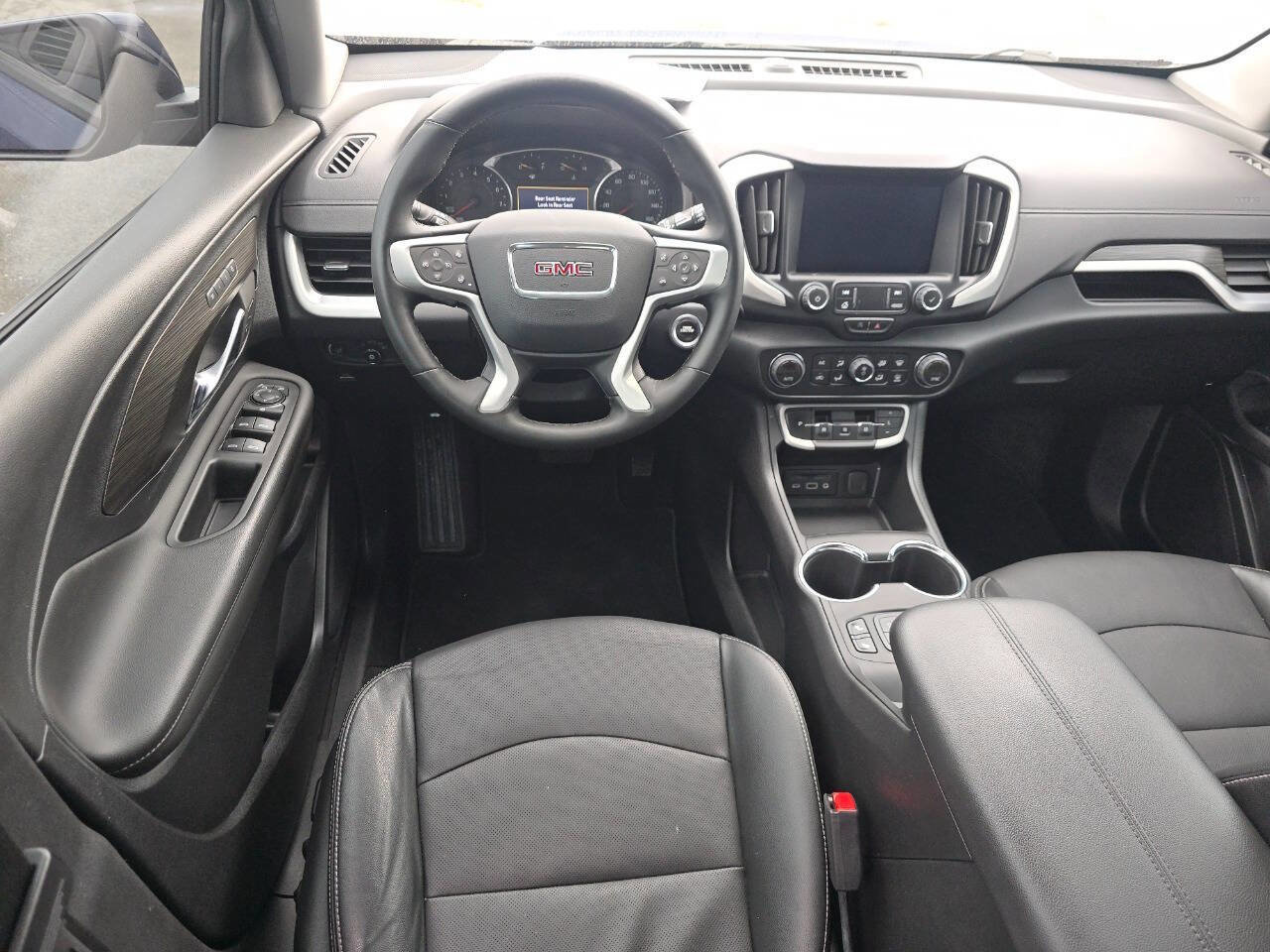 Used 2023 GMC Terrain SLT image 11