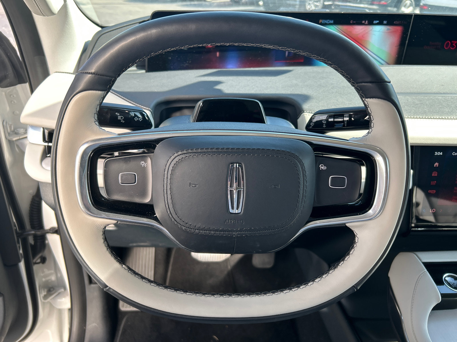 New 2026 Lincoln Navigator L Premier AWD/4WD image 19
