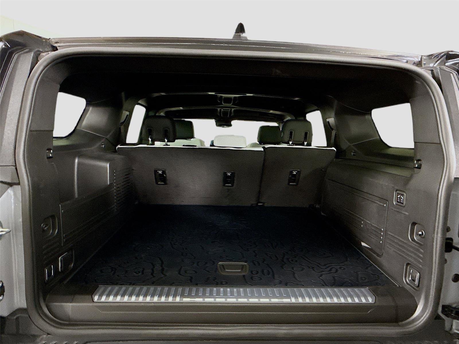 Used 2024 GMC Hummer EV 2X w/ Extreme Off-Road Package image 19