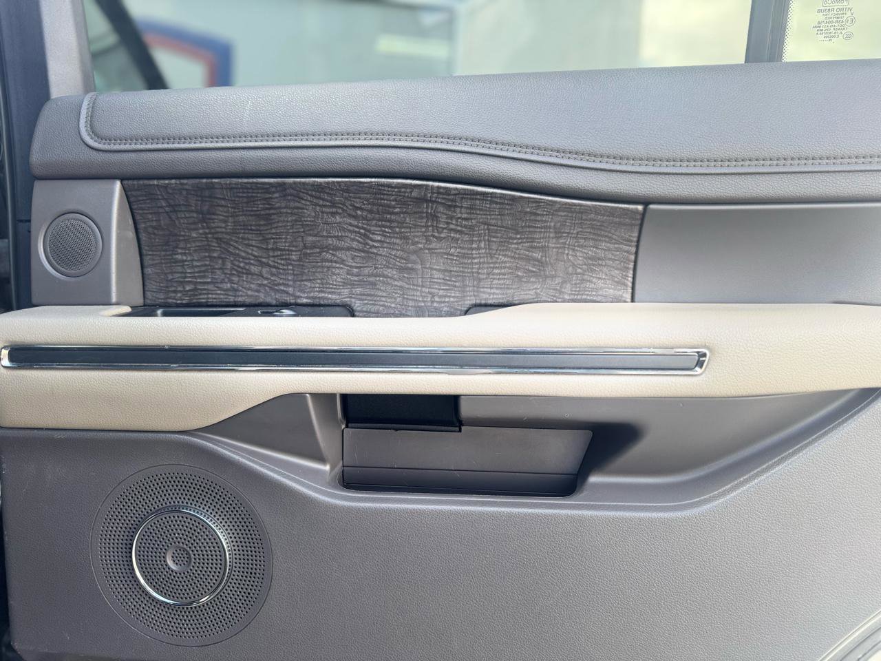 Used 2020 Ford Expedition Limited image 54