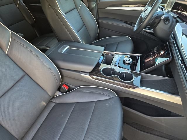 Used 2026 Cadillac Escalade Luxury w/ Touring Package AWD/4WD image 12
