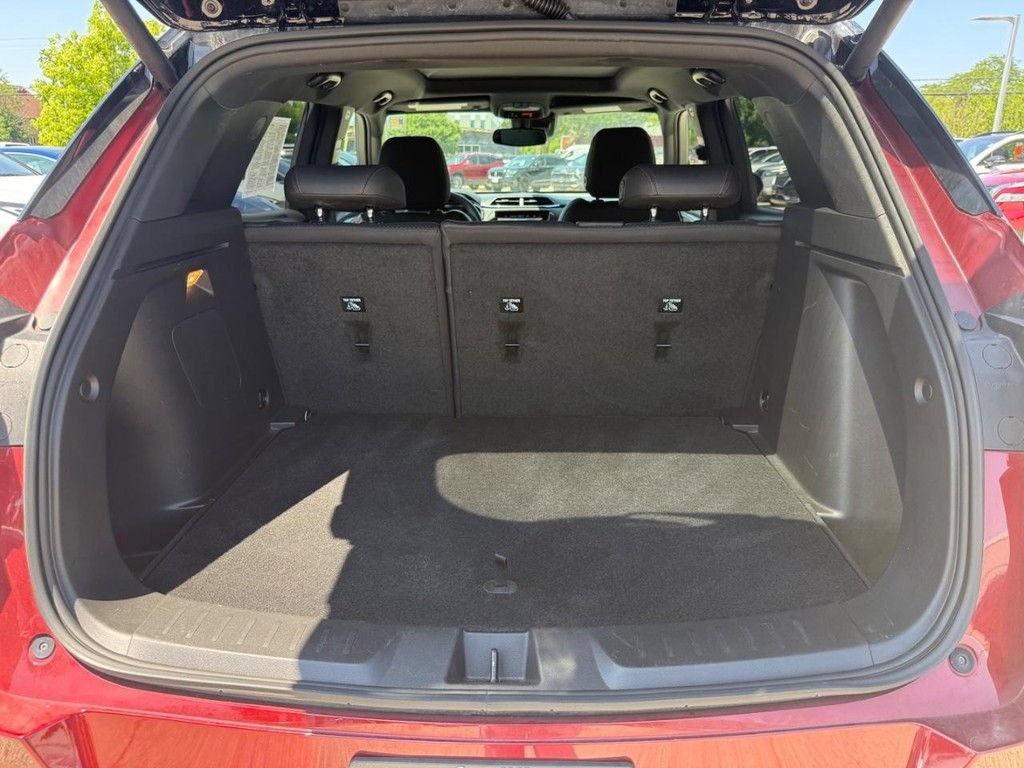 Used 2022 Chevrolet TrailBlazer RS w/ Sun and Liftgate Package FWD image 6